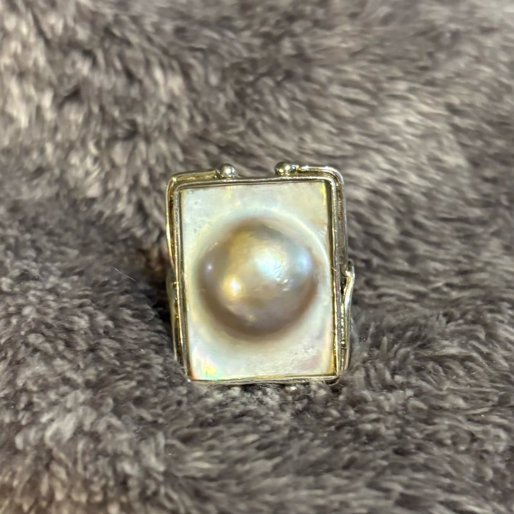 Elegant silver and blister Pearl Ring